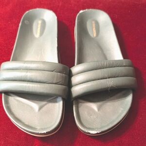 Pre-Owned Beatrice Valenzuela Olive Green Lambskin Slides Shoes